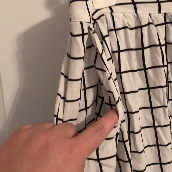 Forever 21 skirt. - Picture 3 of 6